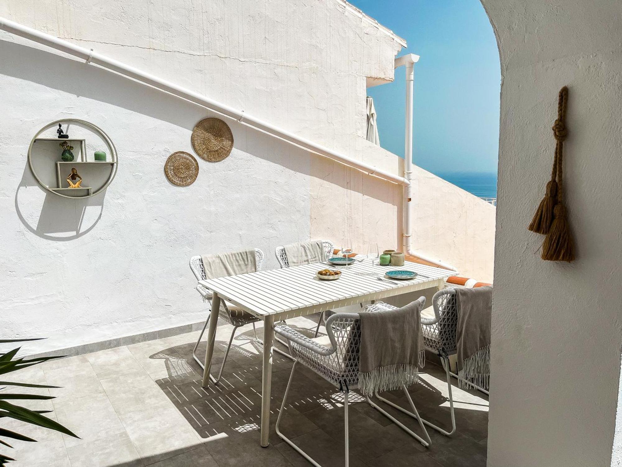 Exclusive With Nerjas Biggest Pool Appartement Nerja
